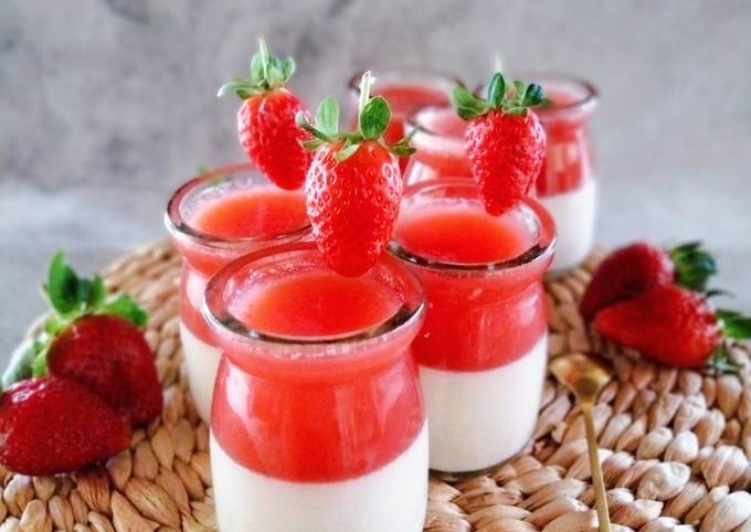 Resep Puding Susu Strawberry Merah Putih Oleh Watty🕊 Cookpad 3929