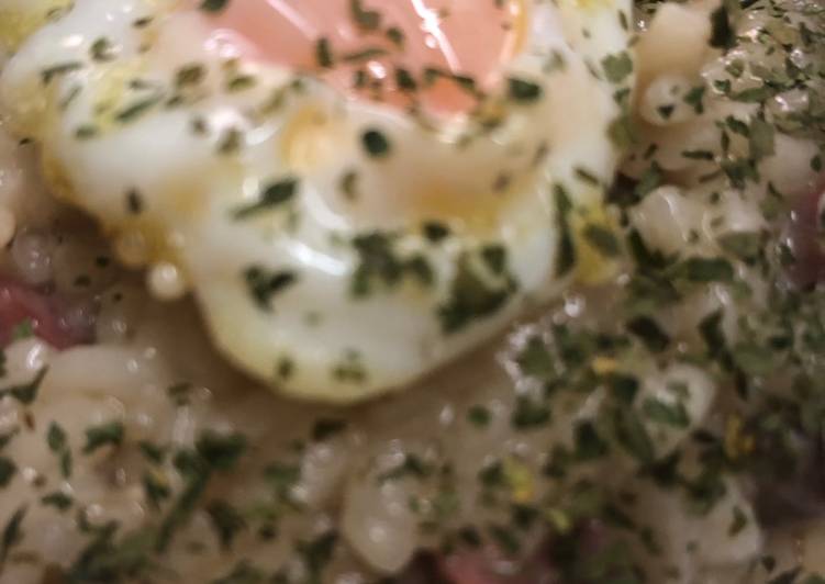 Risotto de setas, jamón serrano y huevos de codorniz