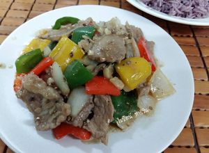 รูปของ เนื้อผัดพริกไทยดำ โดย.ทำครัวง่ายๆbyจุไรรัตน์