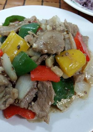 รูปของ เนื้อผัดพริกไทยดำ โดย.ทำครัวง่ายๆbyจุไรรัตน์