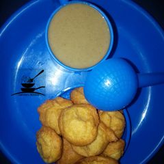 A picture of Kunun kanwa And Akara.
