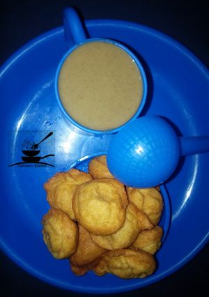 A picture of Kunun kanwa And Akara.