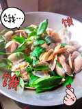 หอยลายผัดใบโหระพา (Stir-fried Clams with Sweet Basil)