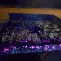 Una foto de Mi plato principal del 24 (asado a la parrilla y ensaladas) 