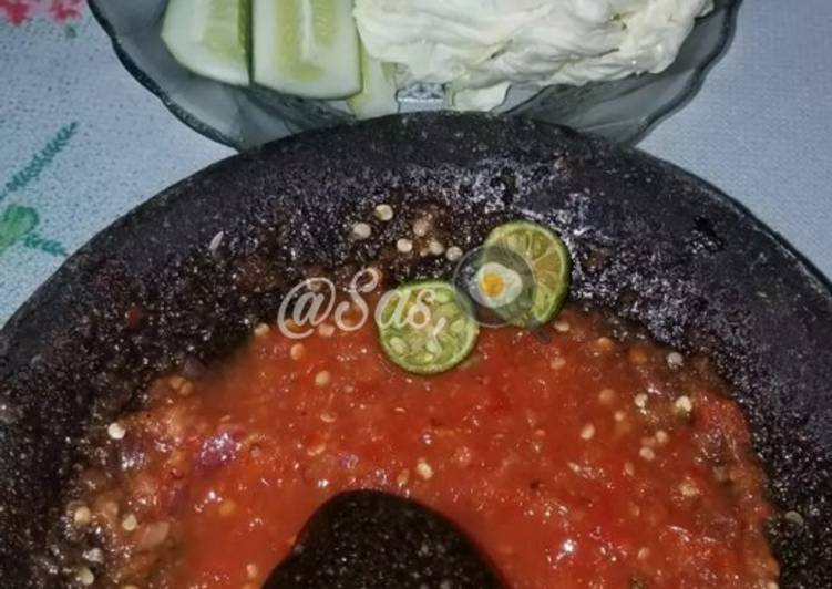 Resep Sambal Tomat Mentah yang Menggugah Selera