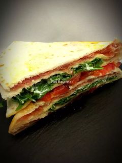 Una foto de Tortillas wraps hack de jamón serrano (quesadilla)