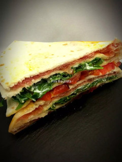 Una foto de Tortillas wraps hack de jamón serrano (quesadilla)