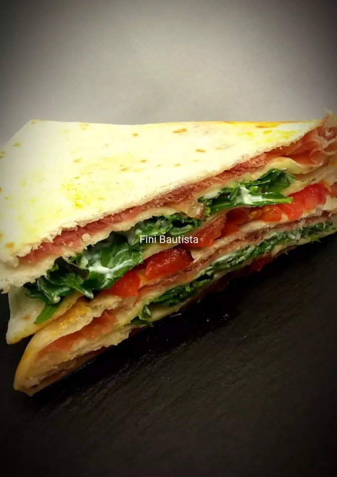 Una foto de Tortillas wraps hack de jamón serrano (quesadilla)