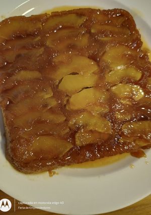 Una foto de Torta invertida de manzana