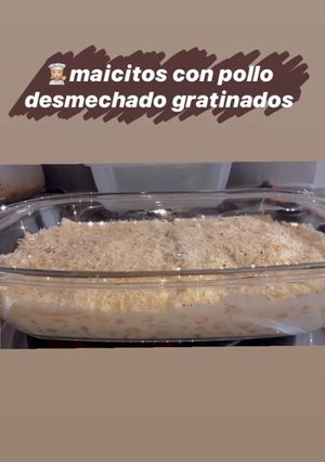 Una foto de Maicitos con pollo desmechado gratinados