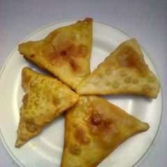 Funny red oil samosa🤣🤣🤣 A picture of Funny red oil samosa🤣🤣🤣.