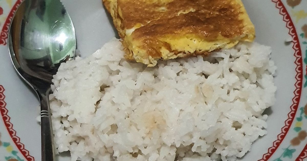 Nasi Uduk Telur Dadar