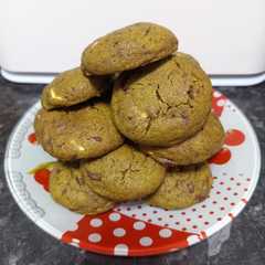 A picture of Cookies de Matcha y Chocolate.