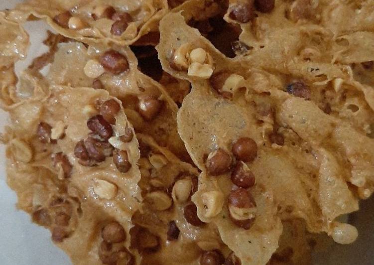Peyek kacang renyah