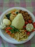 Nasi kuning komplit
