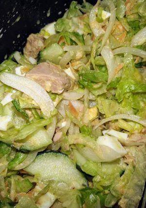 Una foto de Ensalada mixta con vinagreta🤤
