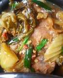 Cá ngừ kho cải chua