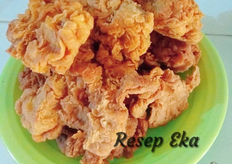 Bagaimana Menyiapkan Ayam Kentucky Crispy Lembut di Dalam yang Lezat Sekali