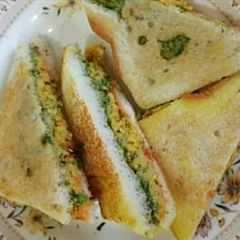 A picture of Chiken cheese sandwich.