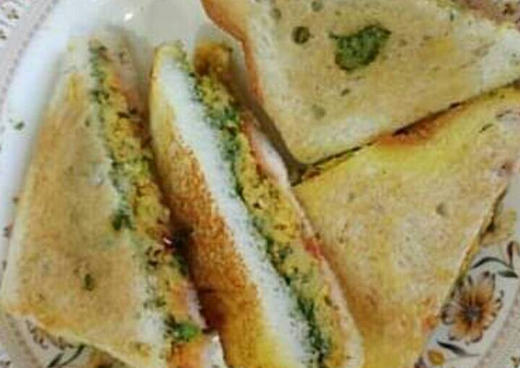 Recipe of Quick Chiken cheese sandwich