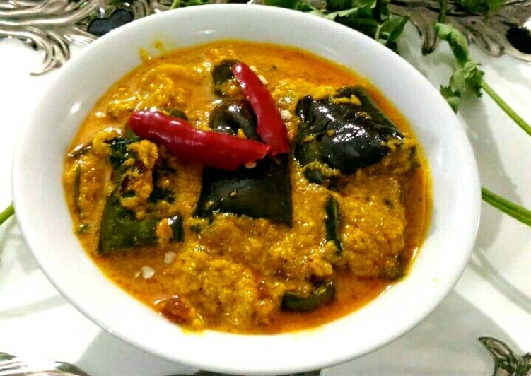 Brinjal with poppy and melon seeds gravy