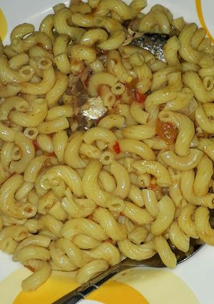 A picture of Macaroni with sardine.