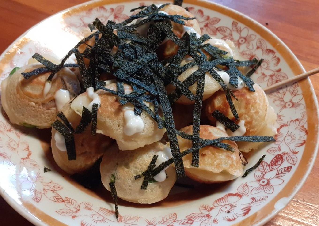Takoyaki apa adanya isi baso & ayam dengan topping nori