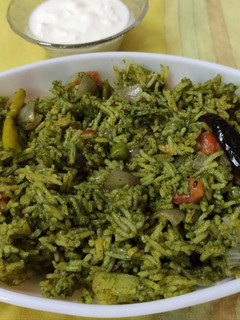 ગ્રીન રાઈસ(Green Rice recipe in Gujarati) રેસીપી મુખ્ય ફોટો
