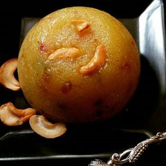 A picture of Semolina Halwa.