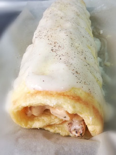 Una foto de Brazo de Gitano de Pollo Con bechamel de almendras