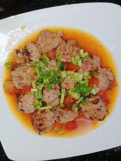Hình của món Thịt viên sốt cà chua.