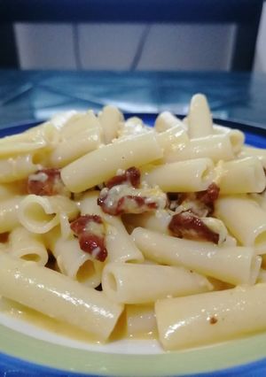 Una foto de Macarrones a la carbonara