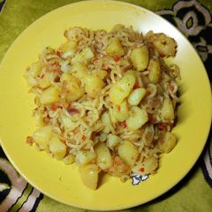 A picture of Irish Potatoes and Noodles Jollof.
