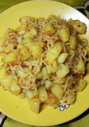 A picture of Irish Potatoes and Noodles Jollof.