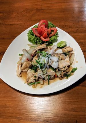 A picture of Gai Pad TaKrai (stir fried chicken with lemongrass).