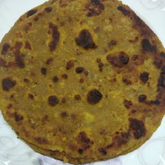 A picture of Chana daal paratha.