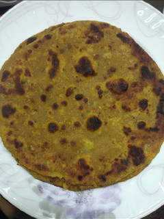 A picture of Chana daal paratha.