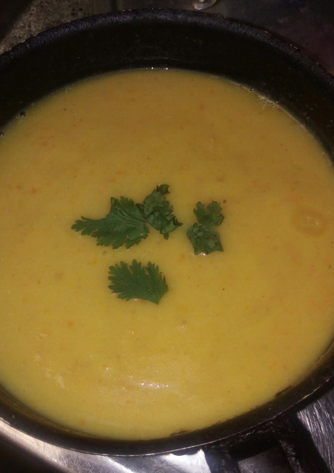 Una foto de Crema de zanahoria y crema de leche