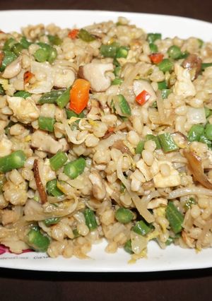A picture of Wheat Berries Stir-Fried with Vegetables.