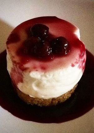 Una foto de Cheesecake al Vino Tinto