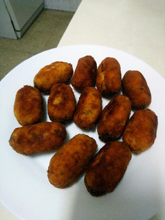 Una foto de Croquetas de pollo y champiñones