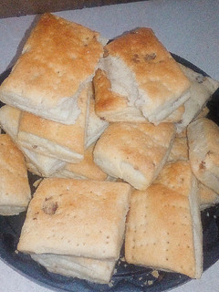 Una foto de Galletas de 2 grasas con chicharrón