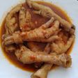 Estofado de patas de pollo en olla rápida