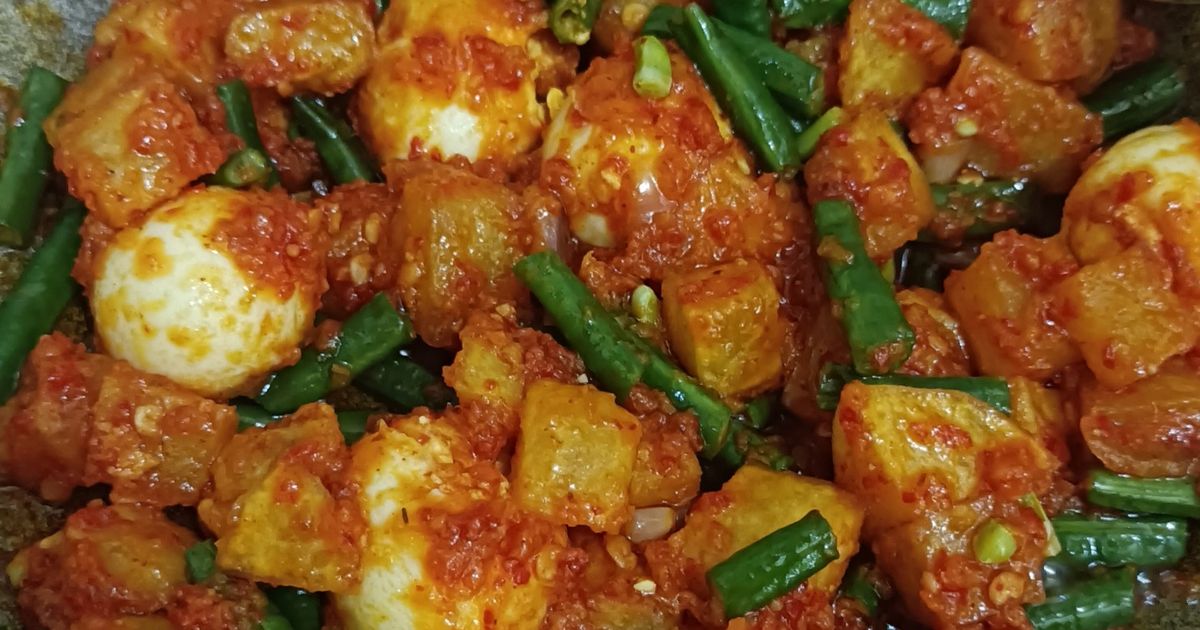 Sambal goreng kentang telur