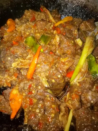 Cara Mudah Menyiapkan Resep Oseng iga+tetelan mercon yang Enak