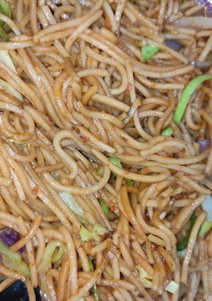 चाऊमिन (chowmein recipe in Hindi) रेसिपी मुख्य फोटो