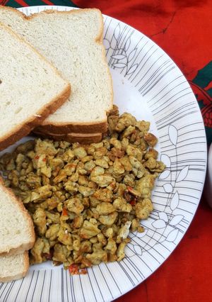 A picture of Scramble egg with cinnamon tea.