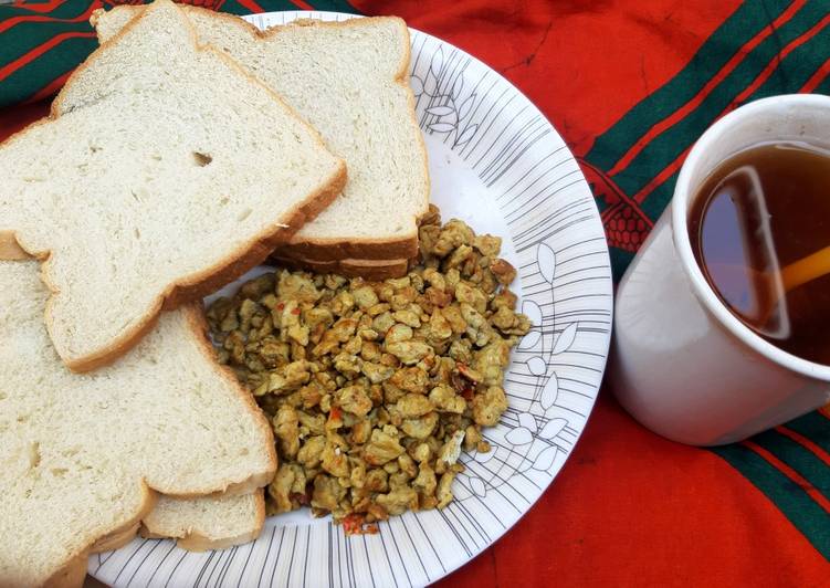 Steps to Make Any-night-of-the-week Scramble egg with cinnamon tea