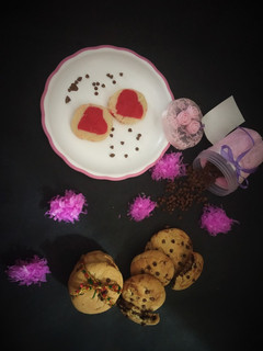 હાર્ટ કૂકીઝ અને ચોકલેટ ચિપ્સ નટેલા કૂકીઝ(cookies recipe in gujarati) રેસીપી મુખ્ય ફોટો