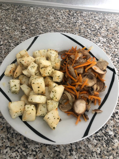 Una foto de Jibia plancha con verduras